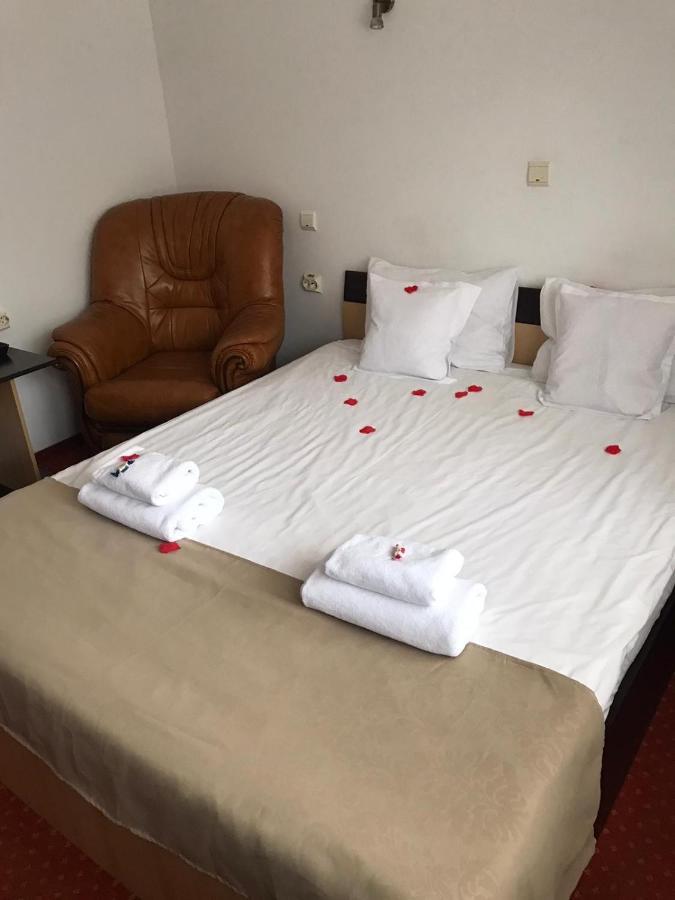 Flora Alpina Hotel อาซูกา ภายนอก รูปภาพ