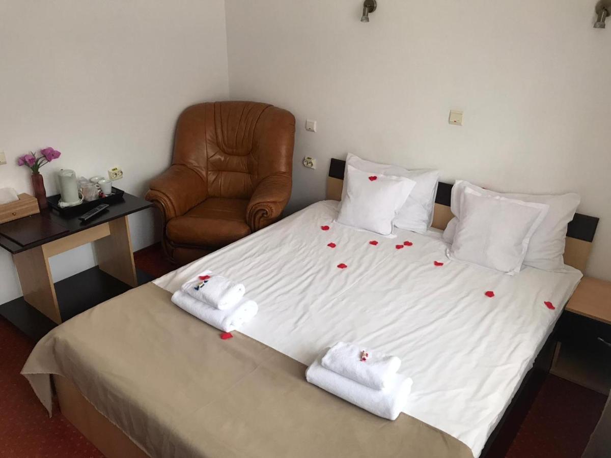 Flora Alpina Hotel อาซูกา ภายนอก รูปภาพ