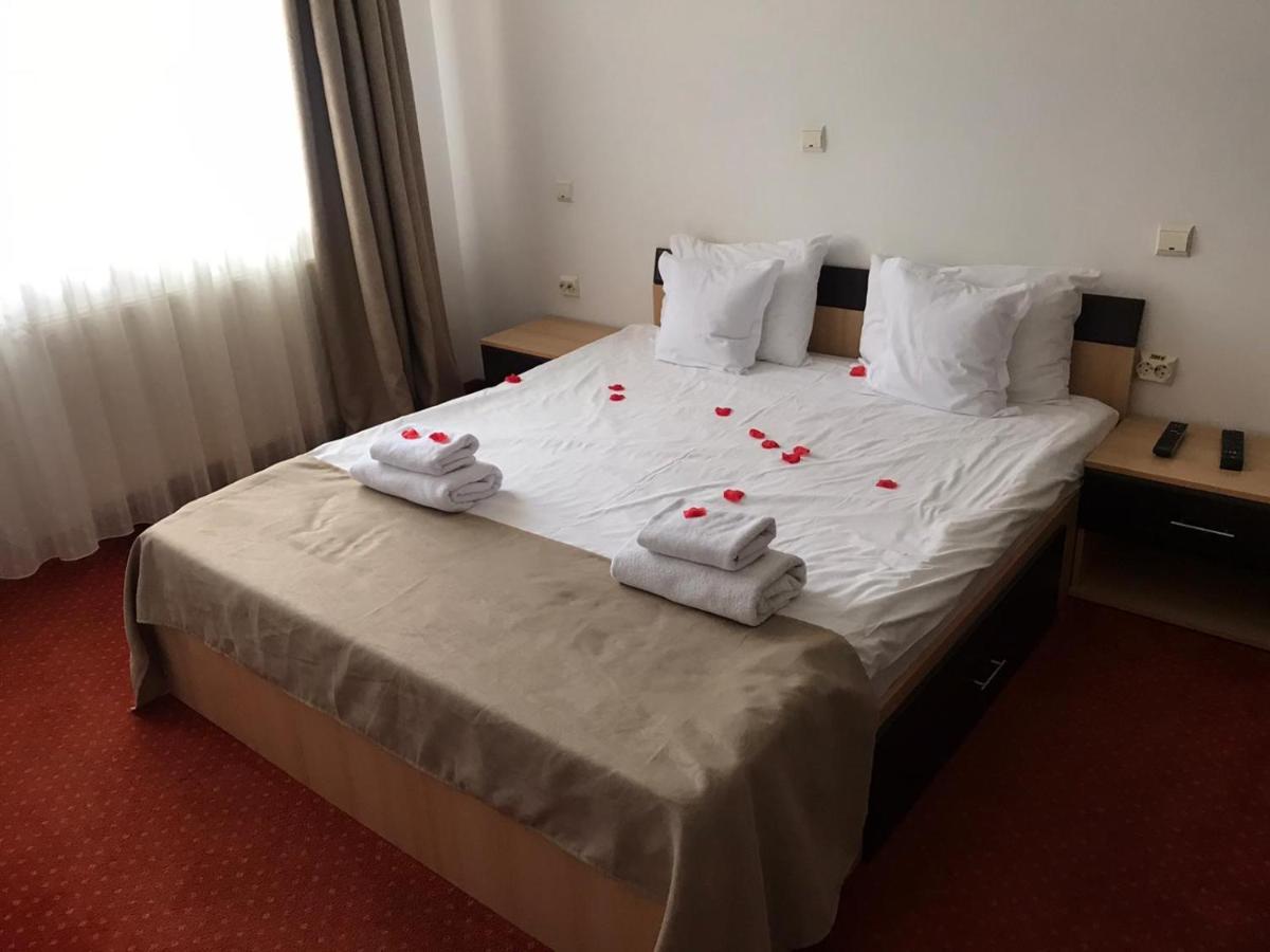Flora Alpina Hotel อาซูกา ภายนอก รูปภาพ