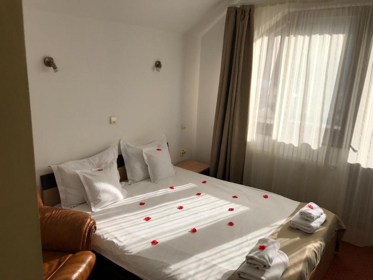 Flora Alpina Hotel อาซูกา ภายนอก รูปภาพ