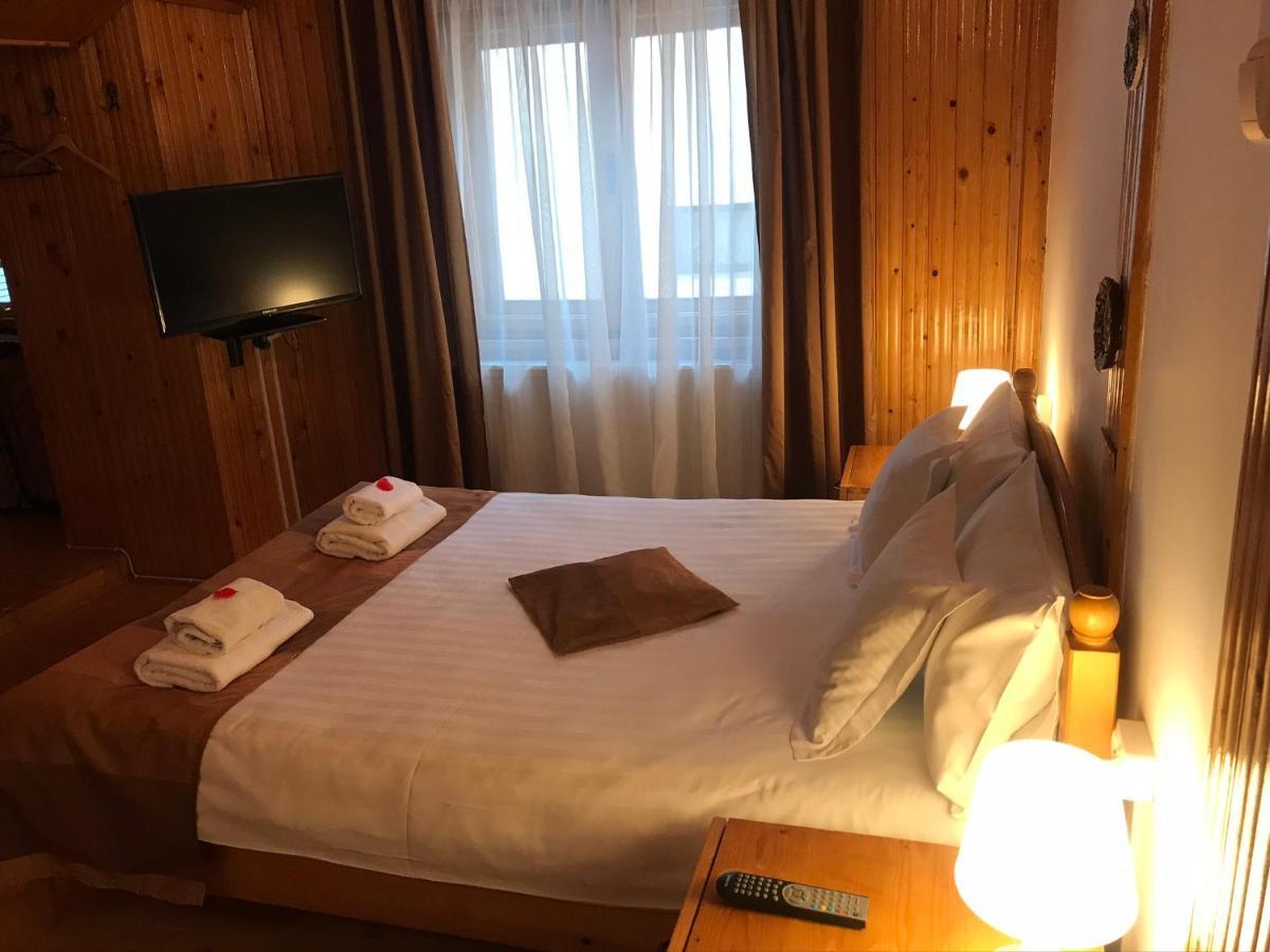 Flora Alpina Hotel อาซูกา ภายนอก รูปภาพ
