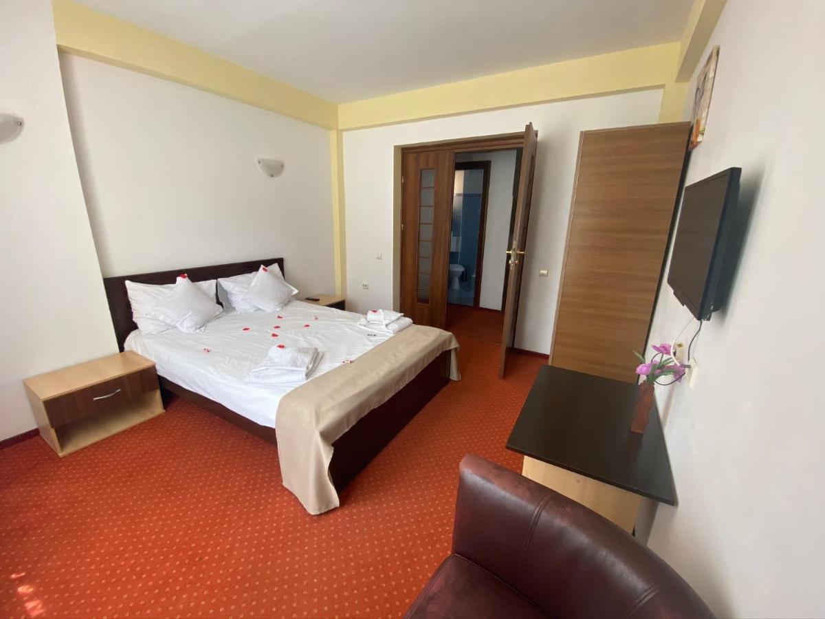 Flora Alpina Hotel อาซูกา ภายนอก รูปภาพ
