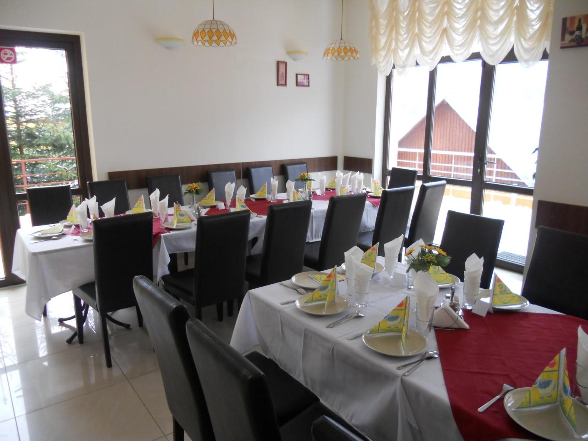 Flora Alpina Hotel อาซูกา ภายนอก รูปภาพ