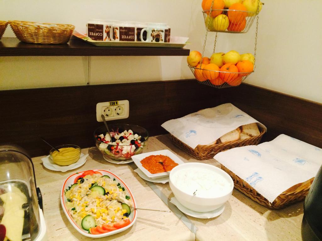 Flora Alpina Hotel อาซูกา ภายนอก รูปภาพ